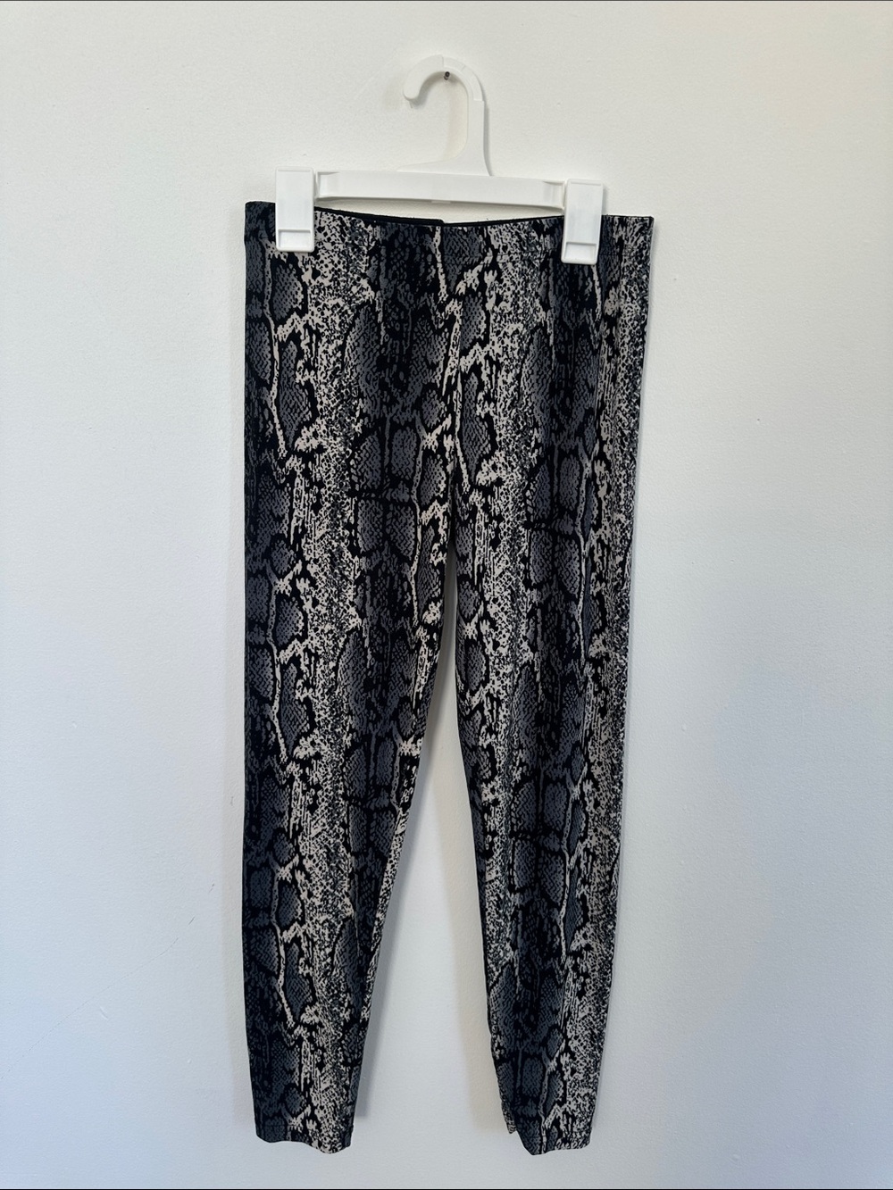 Snake Print Leggings - Black & Gray
